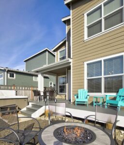 The backyard fire pit area of an Ocean Shores rental to stay at over the 4th of July.